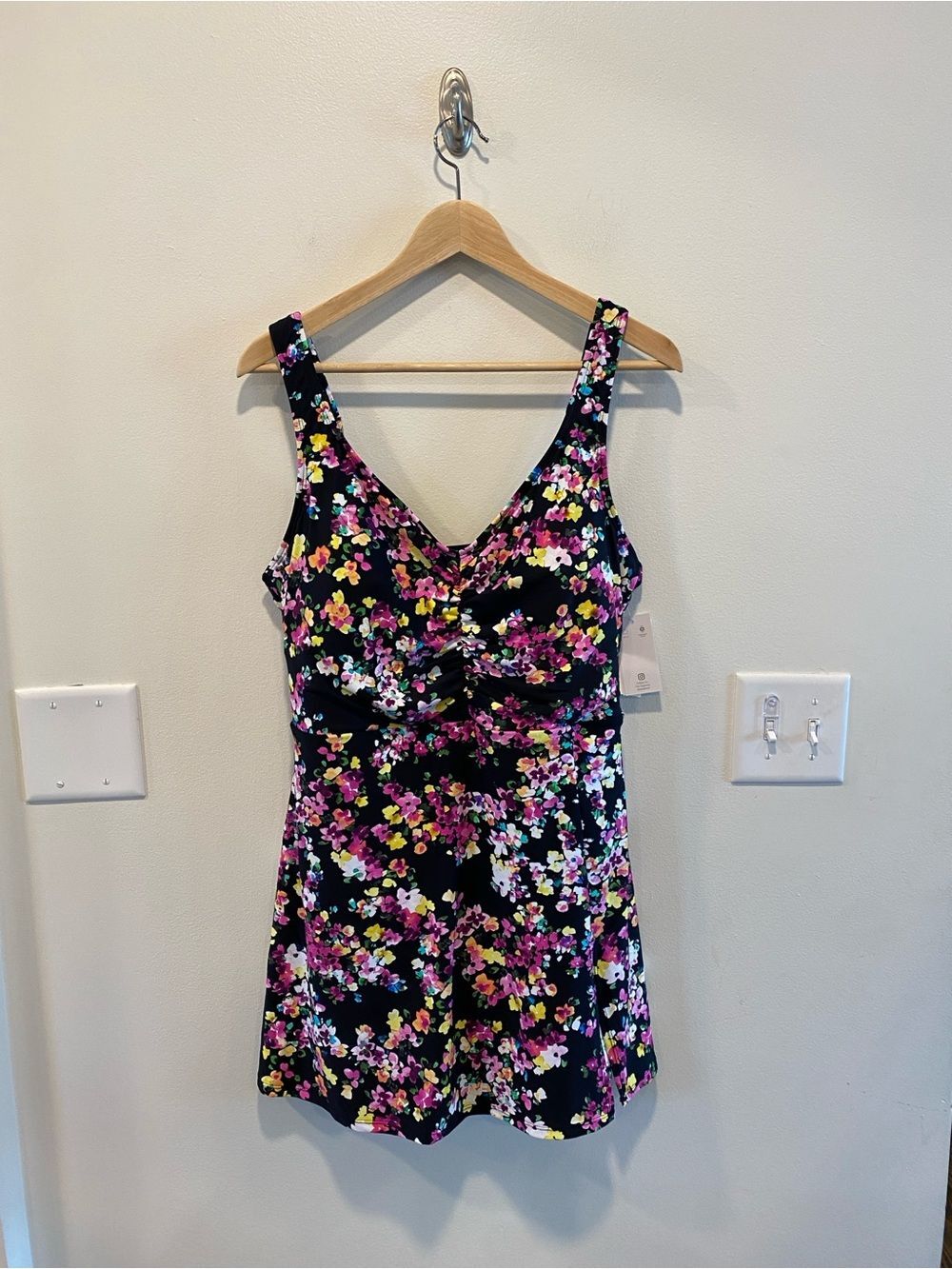 Lands end swim dress size large one piece swimsuit floral tummy control  NEW